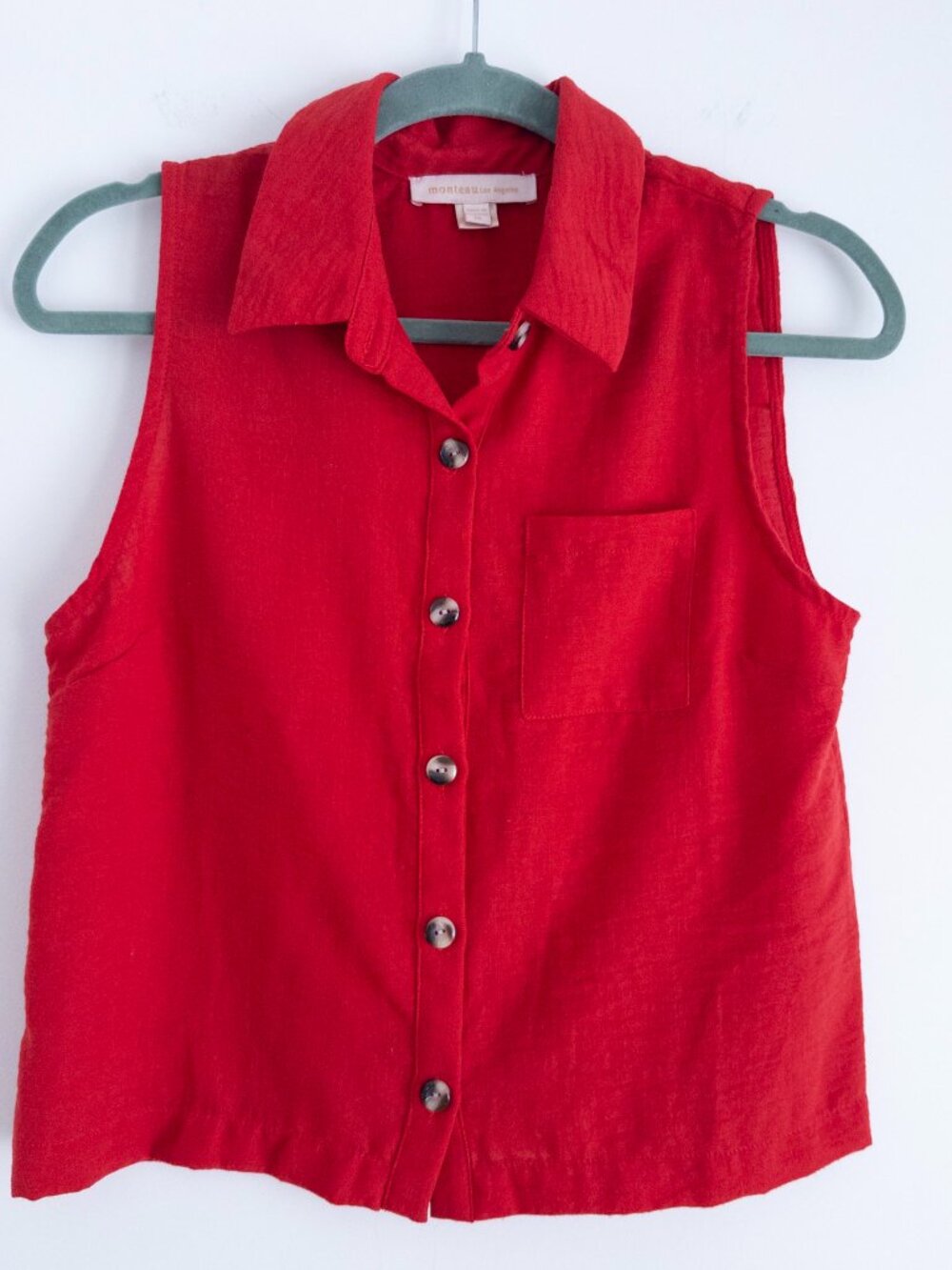 Monteau Los Angeles Women's Red Textured Sleeveless Button Down Shirt Medium - Picture 2 of 8
